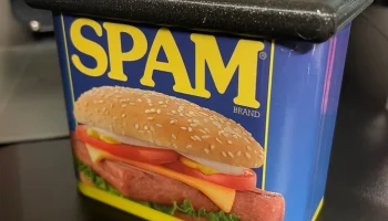 Сдвижная крышка Spam Yahtzee Сдвижная крышка Spam Yahtzee