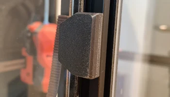 Магнитные зажимы для панелей Voron 2.4......... 1