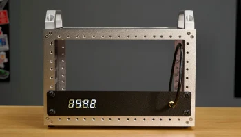 Часы Pico GPS - лицевая панель Mini Rack высотой 1U 1