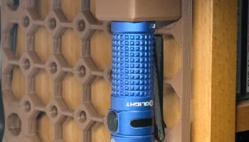 Зарядное устройство для фонарей Olight на мультиборд