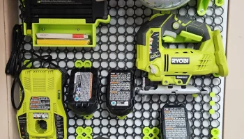 Крепление для зарядного устройства Ryobi для мультиборда 2
