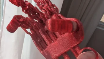 Механическая рука в стиле киберпанк 1