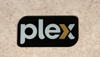 Новый бейдж с логотипом Plex 2022 года