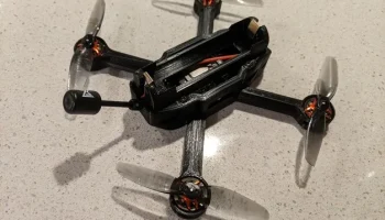 DRONI 140-26FC 1S 18650 FPV четырехрамный