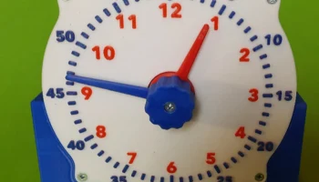 Подставка для учебных часов 2