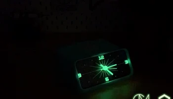 Ретро-часы и зарядное устройство Magsafe 1