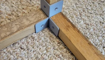 Внутренний угловой кронштейн 2x2