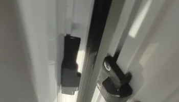 Устройство прижатия петель (Side Hung Window) / Skrytý p... Устройство прижатия петель (Side Hung Window) / Skrytý p...