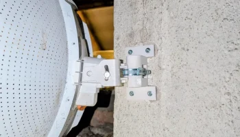Настенное крепление для антенны Wi-Fi...