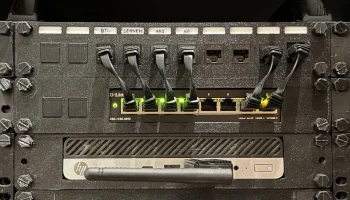Коммутатор D-Link DGS-1100-08V2 для монтажа в 10-дюймовую...