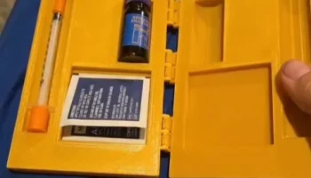 дорожный чемодан с эстрогеном