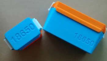 Аккумулятор 18650, 2-рядный, батарейный отсек с противоп...