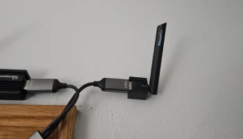 TP Link ub500 плюс настенное крепление