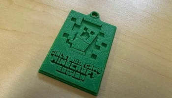 Брелок для девочек, которые играют в Minecraft