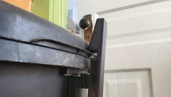 Замок крышки для мусорной корзины Rubbermaid объемом 13 ...