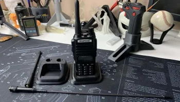 Подставка Baofeng UV-82 4