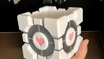 Контейнер и крышка Portal Companion Cube