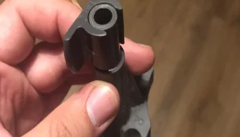 BEHJ&Auml;LPLIG Невыпадающий замок на нижней петле