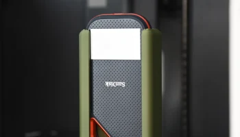 Портативный футляр SanDisk Extreme PRO (SDSSDE81) 1