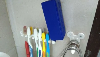 Держатель зубной щетки 1