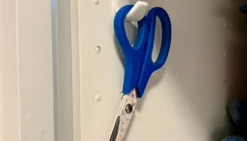 Крючок для крепления к отверстию полки (например, IKEA M... 4