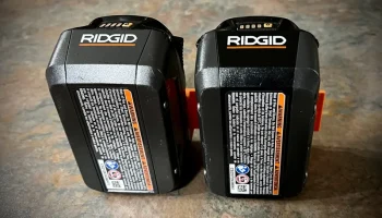 Двойной держатель для батареек RIDGID Tools 18 В 2