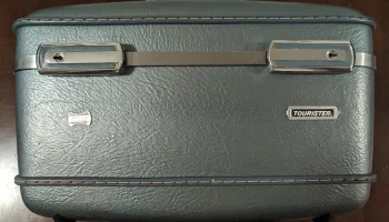 Лоток для чемодана поезда American Tourister 2