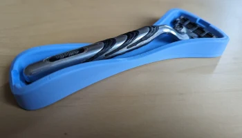 Дорожный кейс Gilette Mach 3 разноцветный с магнитами....... 4