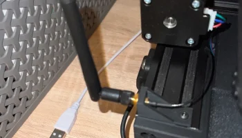 SMA WiFi-антенна крепится к экструзии с помощью Т-образны... 1