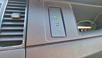 Накладка дополнительного электропитания Ford USB Накладка дополнительного электропитания Ford USB