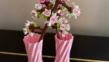 Тонкая ваза, предназначенная для набора Lego Cherry Bloss... 4