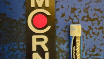 Магнит на холодильник с логотипом MCRN...... 1