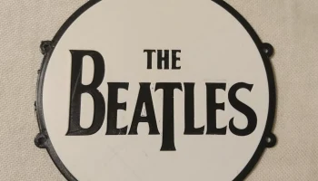 Магнит на холодильник с барабаном The Beatles......