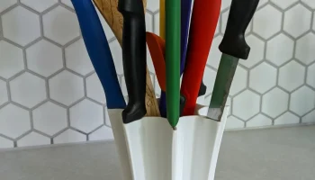 Knife Vase 1