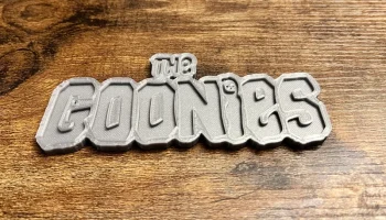 Магнит с логотипом Goonies (магнит 8х3 мм)......