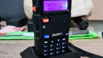 Подставка для радио Baofeng UV5R UV-5R