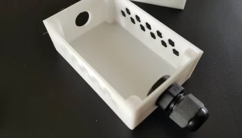 Контейнер Jiffy Box для кабельных вводов PG7 с крышкой...