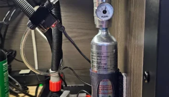 Настенное крепление для баллона с CO2 Fluval 1