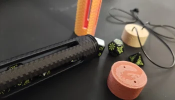 Крутая башня/контейнер для игры в кости...