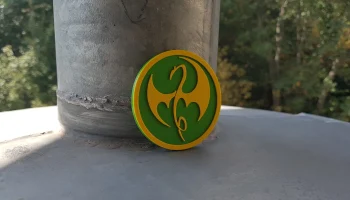 Магнит с логотипом Iron Fist 2