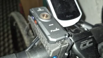 держатель фонаря Fenix E06R для руля велосипеда 1