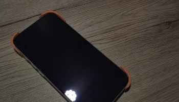 Чехол для iPhone 16 4