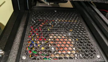 Крышка материнской платы Ender 3 Honeycomb Крышка материнской платы Ender 3 Honeycomb
