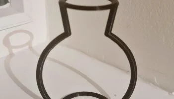 Wire vase 2