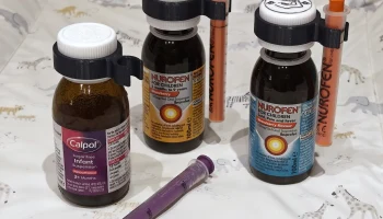 Зажим для медицинского шприца Calpol/Nurofen Зажим для медицинского шприца Calpol/Nurofen