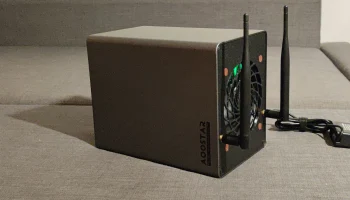 Задняя панель Aoostar Wtr Pro с антеннами Wi-Fi.............