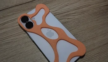 Чехол для iPhone 16 3