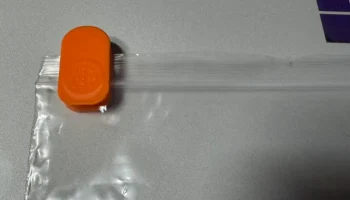 Инструмент для скольжения Ziploc - простой замок-молния Инструмент для скольжения Ziploc - простой замок-молния