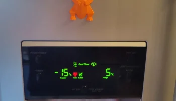 Низкополигональный магнит на холодильник Charmender... 3