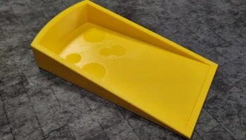 Башня для игры в кости с сырным блоком 3